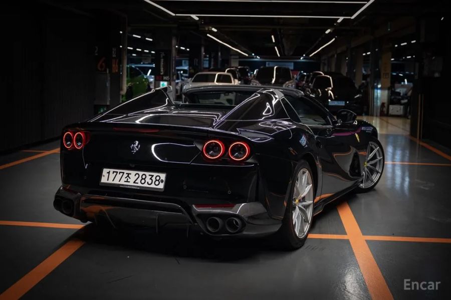 Ferrari 812