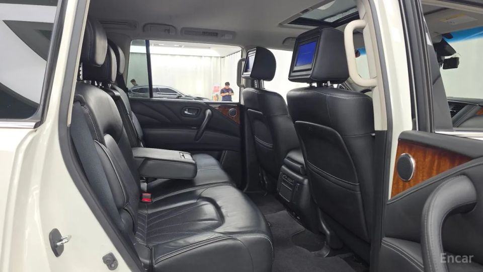 Infiniti QX80