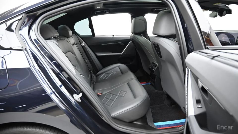 BMW i5