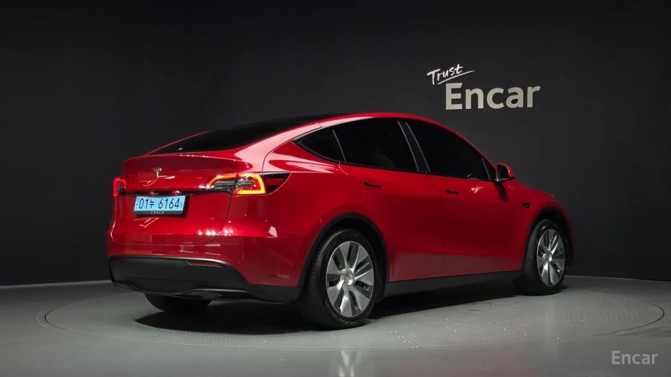 Tesla model-y