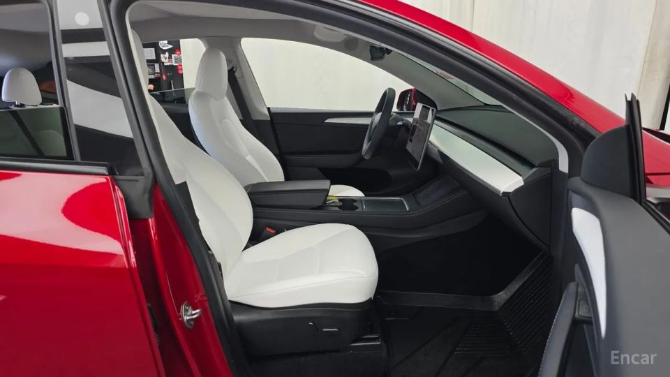 Tesla model-y