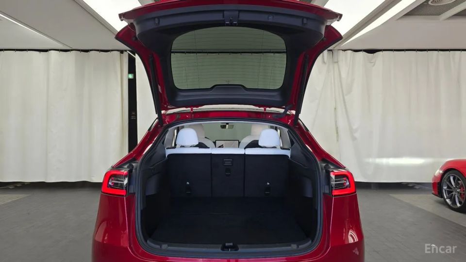 Tesla model-y