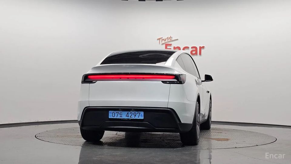 Tesla model-y