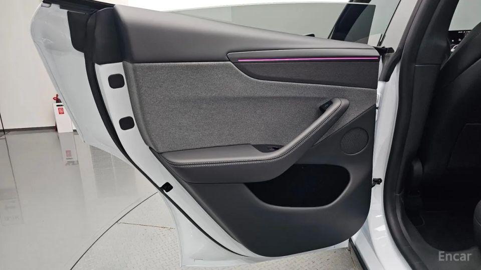 Tesla model-y