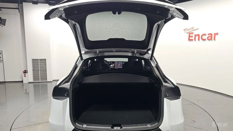 Tesla model-y
