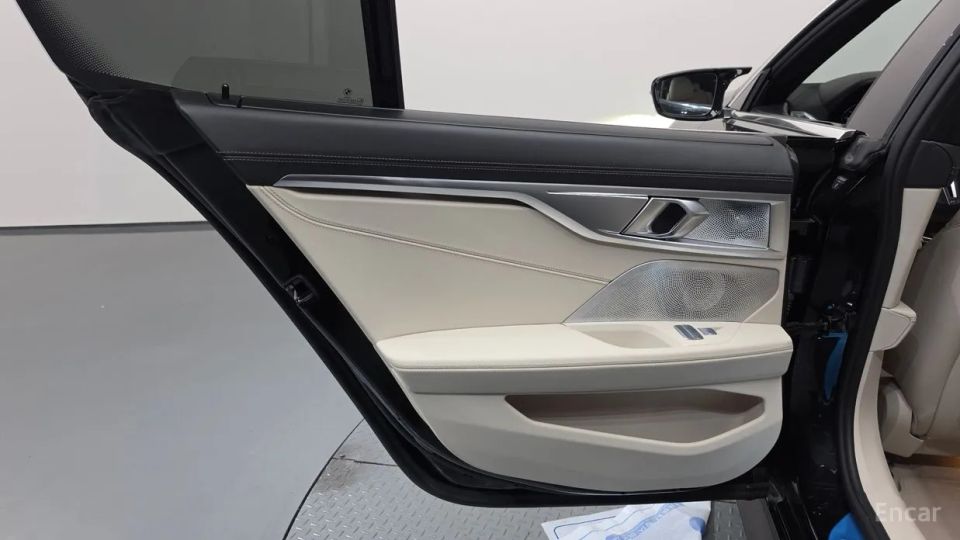 BMW 8-series