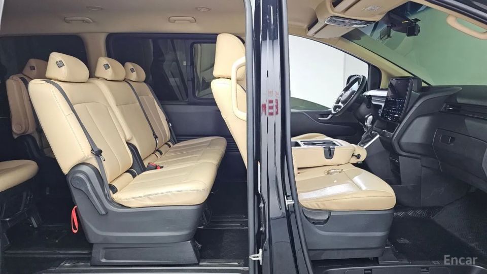 Hyundai Staria