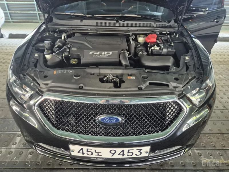 Ford Taurus