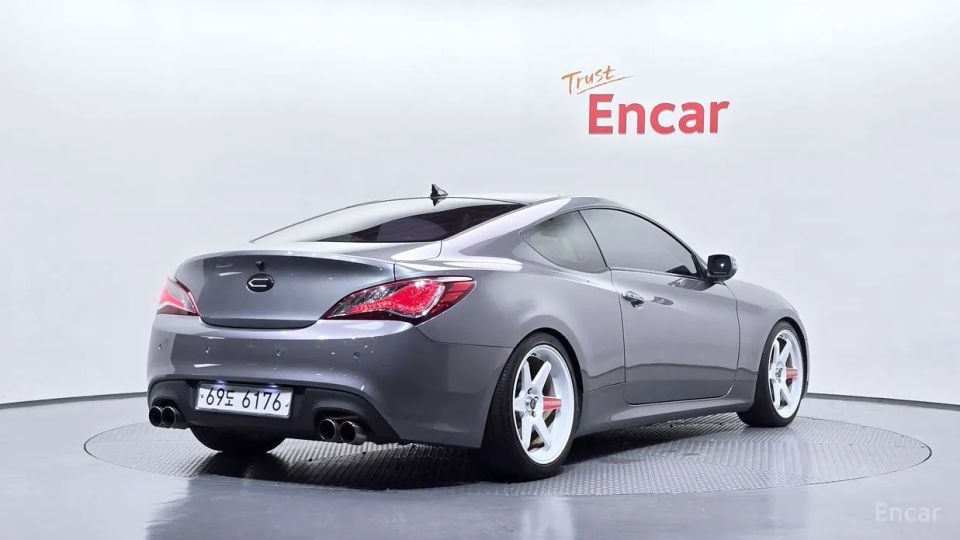 Hyundai Genesis