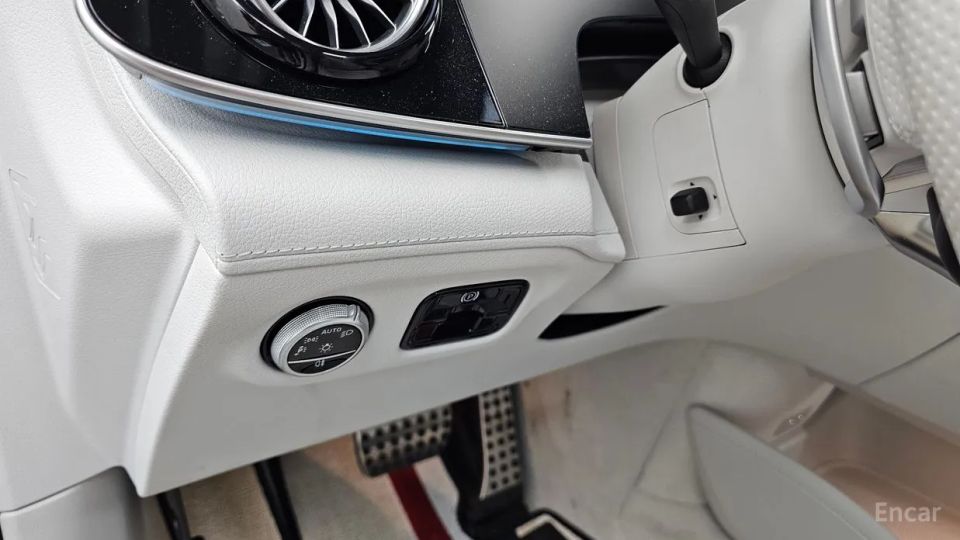 Mercedes-Benz EQE