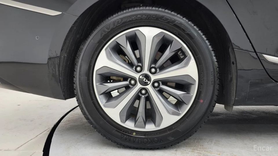 Kia K8