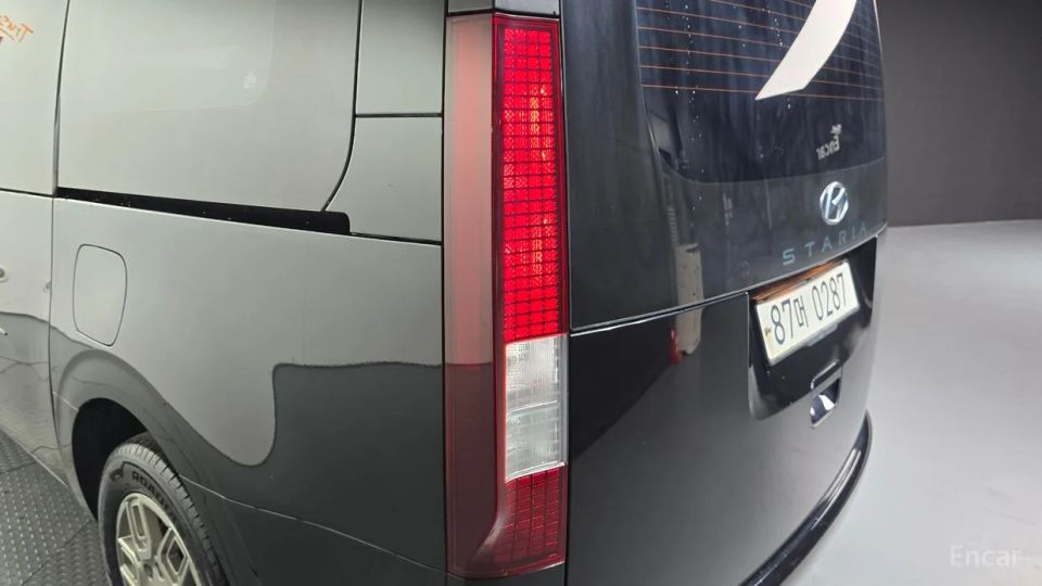 Hyundai Staria