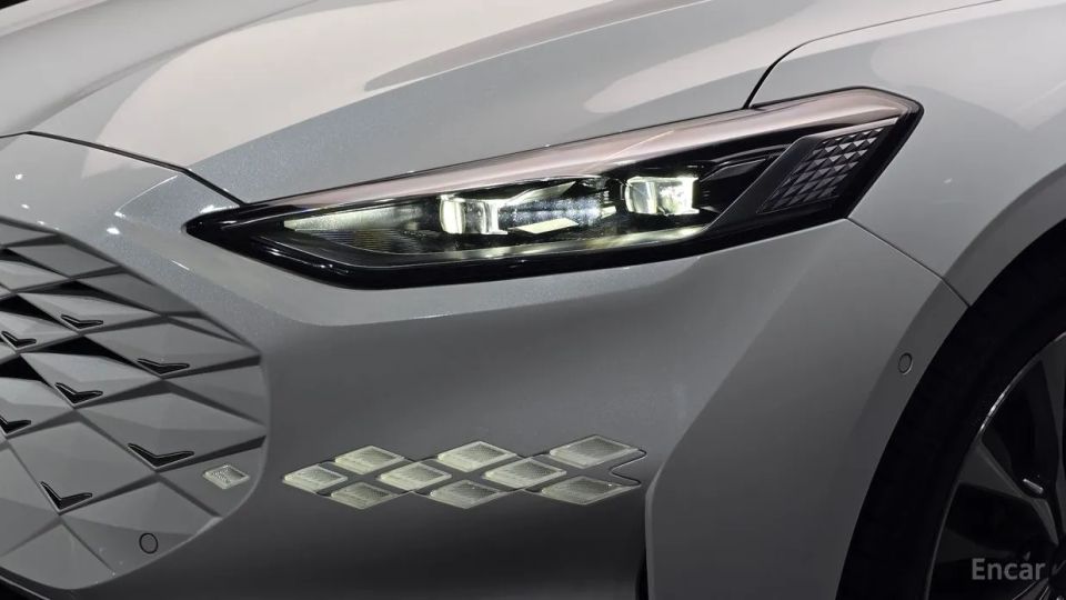 Kia K8