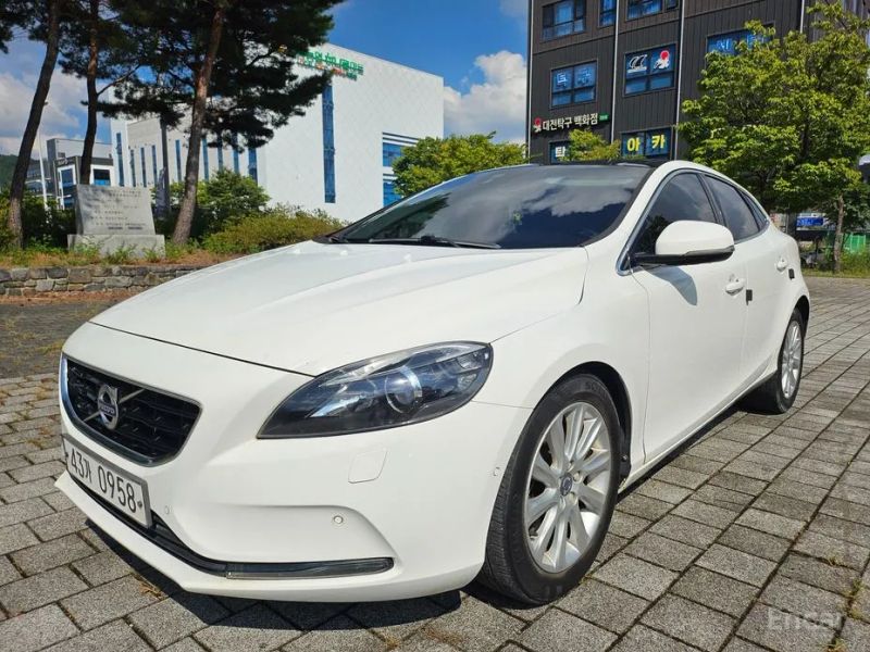 Volvo V40
