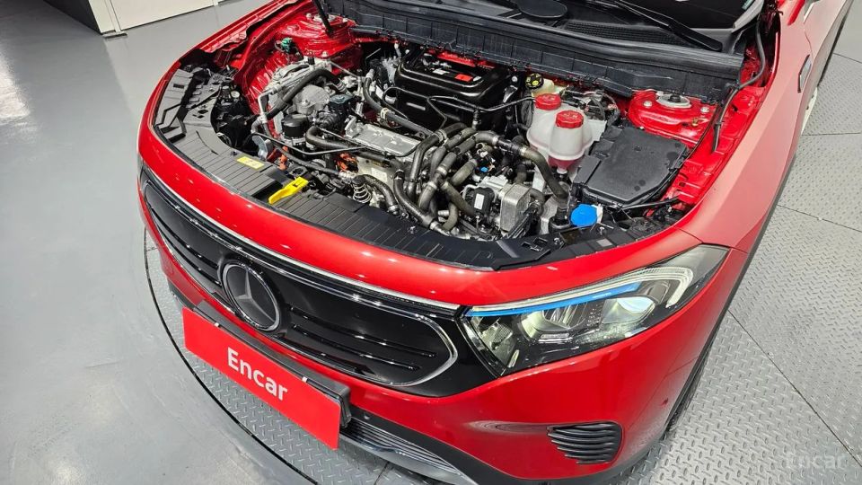 Mercedes-Benz EQB