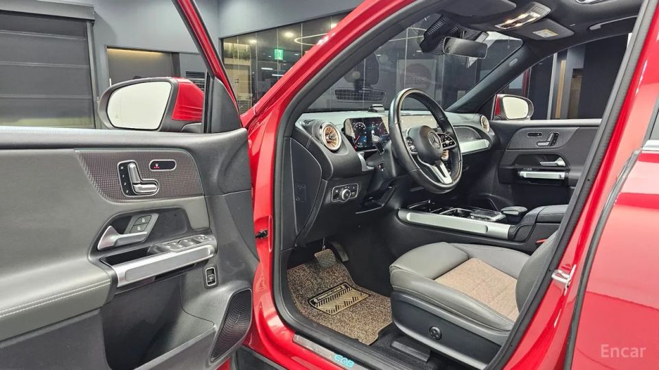 Mercedes-Benz EQB