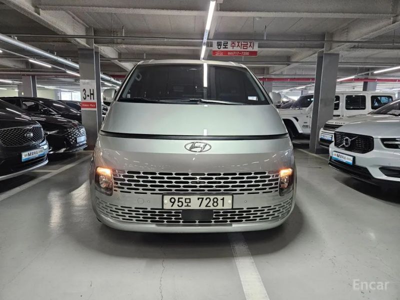 Hyundai Staria