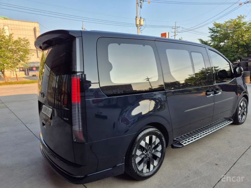 Hyundai Staria