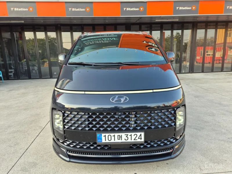 Hyundai Staria