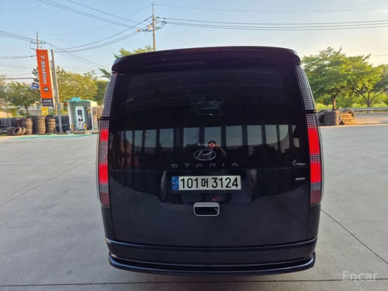 Hyundai Staria