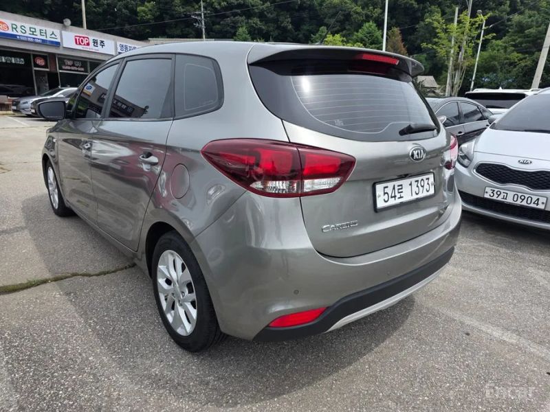 Kia Carens