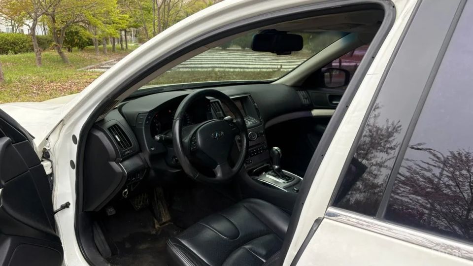 Infiniti G