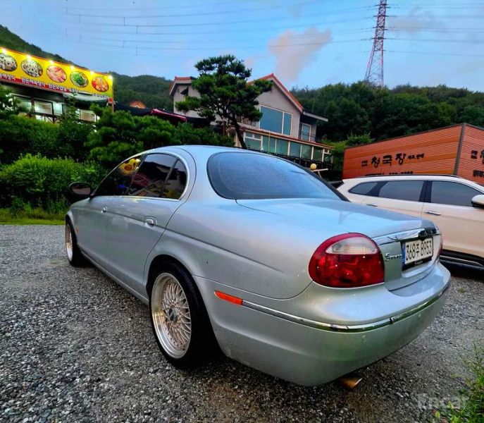 Jaguar S-TYPE