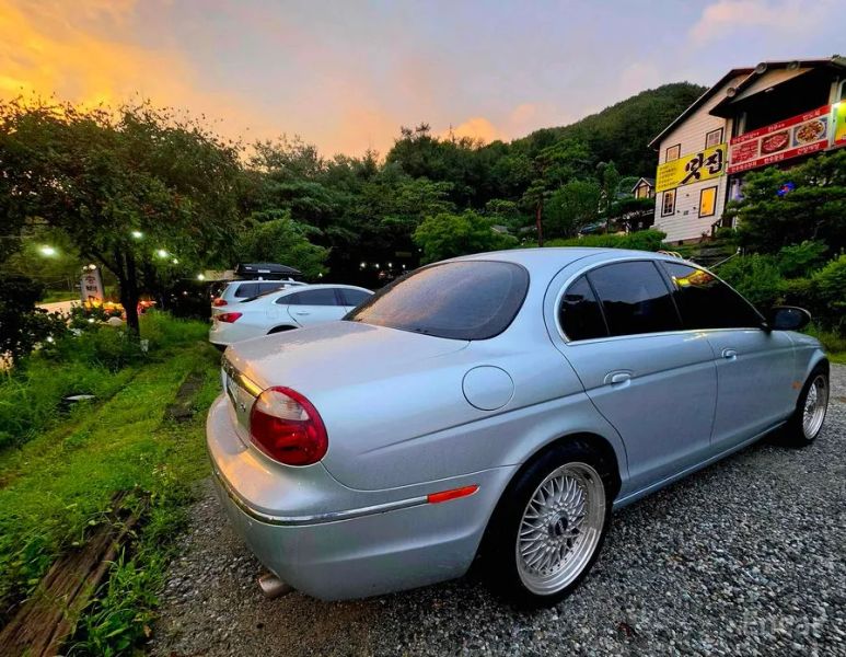 Jaguar S-TYPE