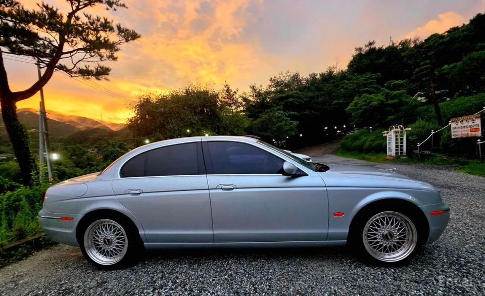 Jaguar S-TYPE