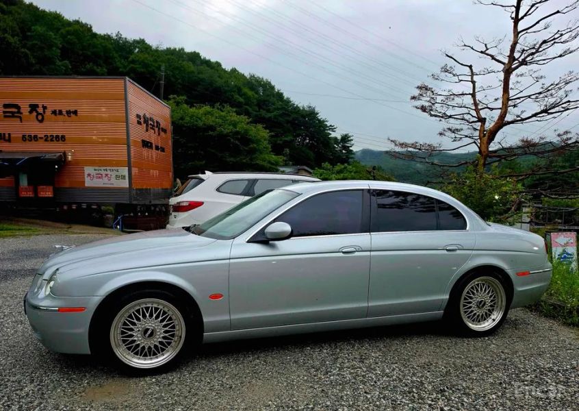 Jaguar S-TYPE