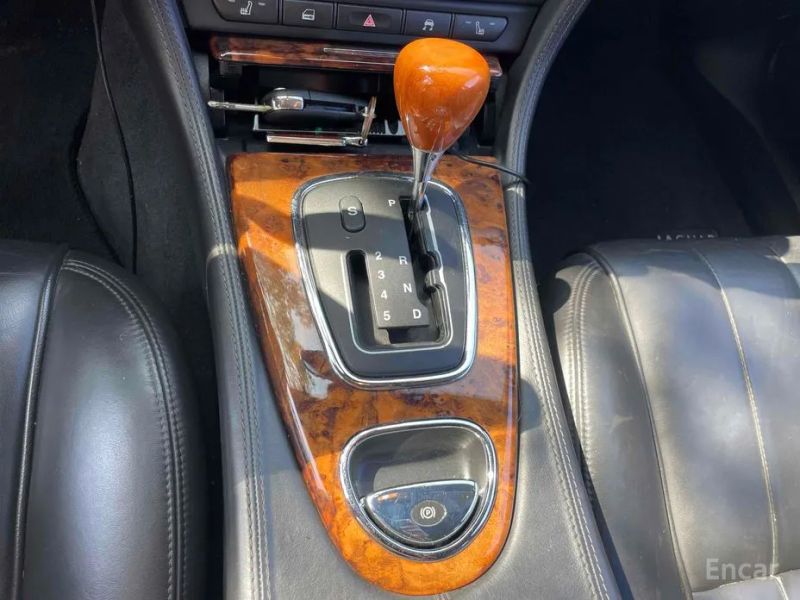 Jaguar S-TYPE