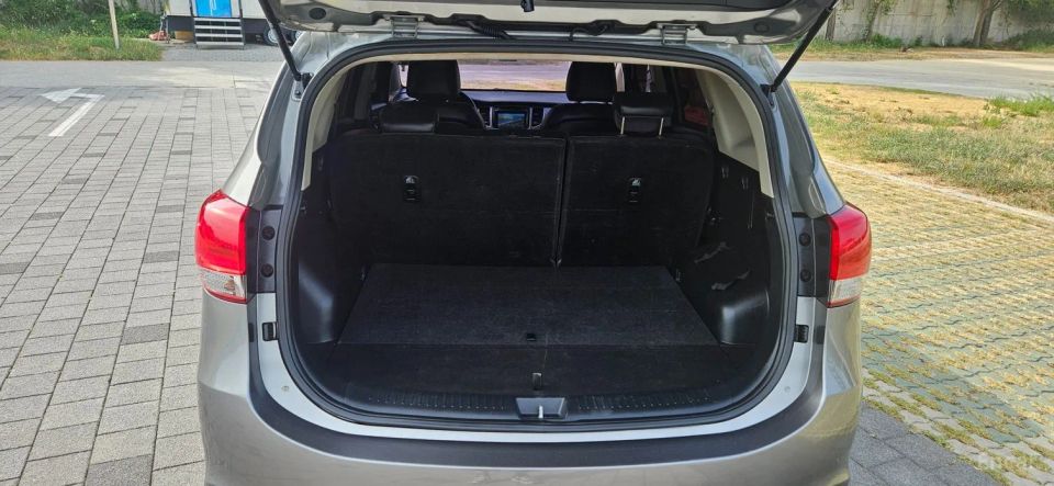 Kia Carens