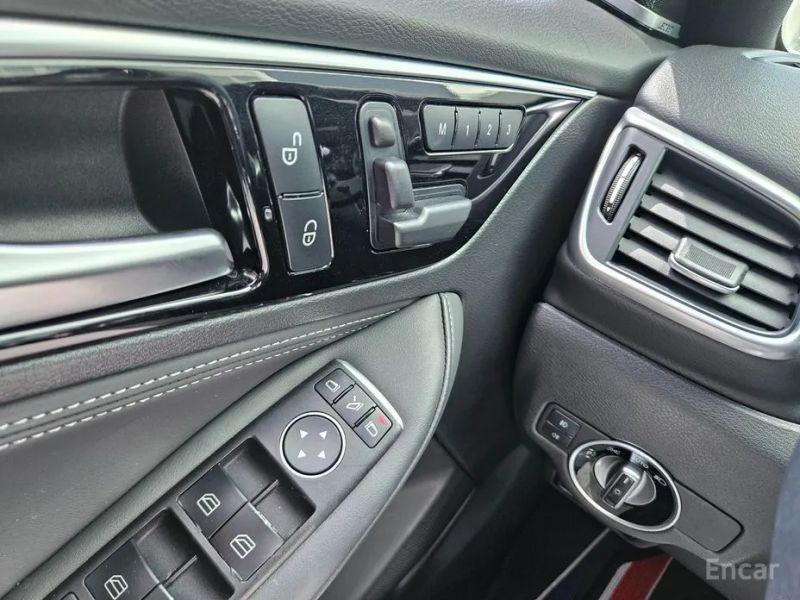 Infiniti Q30