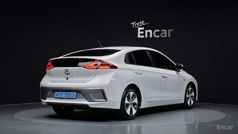 Hyundai Ioniq