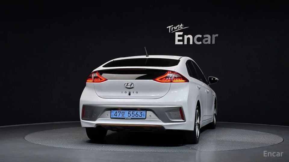 Hyundai Ioniq