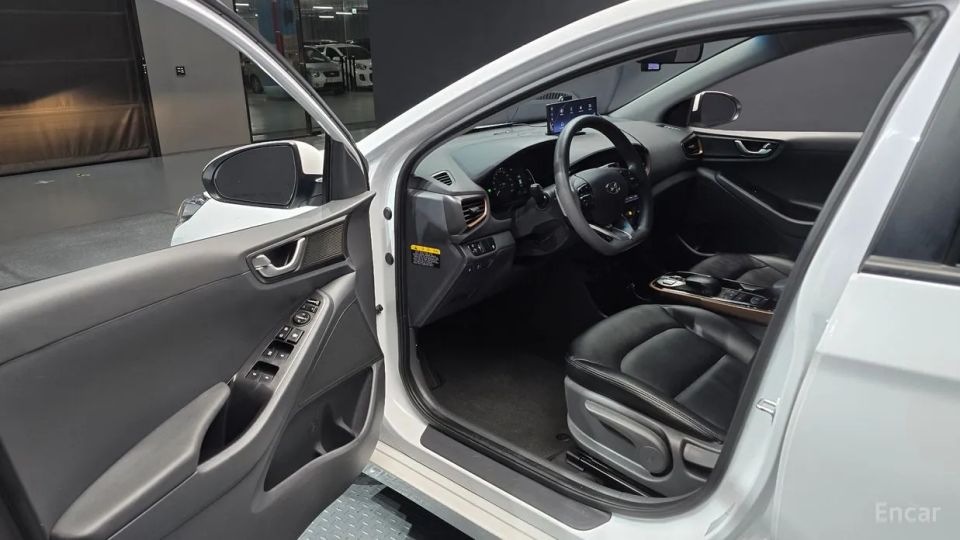 Hyundai Ioniq