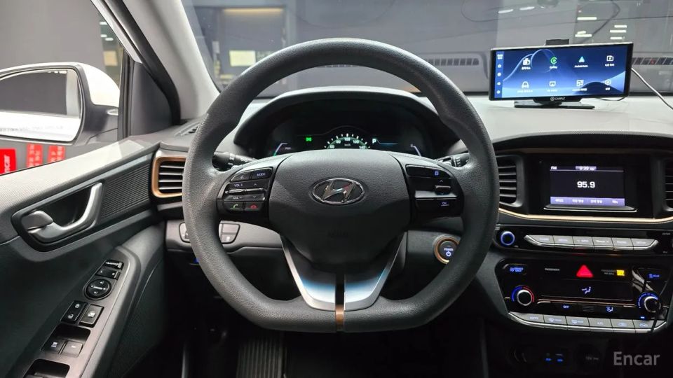 Hyundai Ioniq