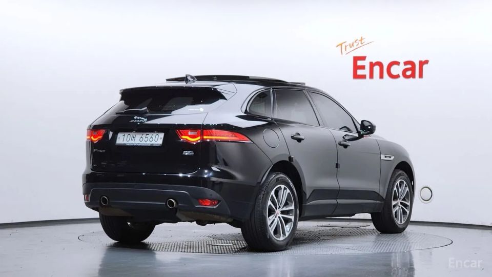 Jaguar F-PACE