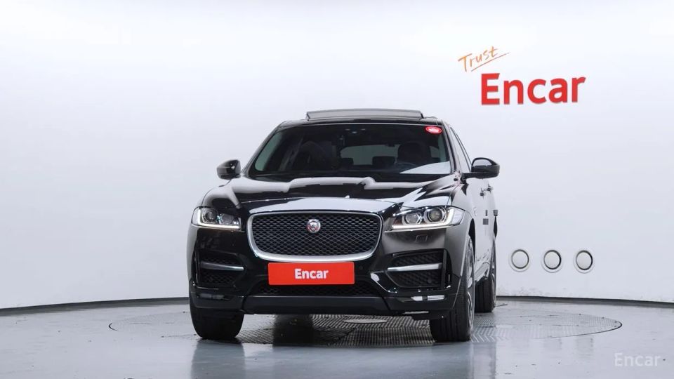 Jaguar F-PACE