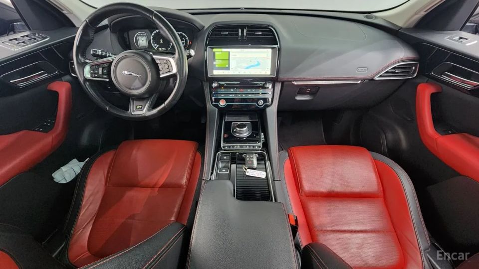 Jaguar F-PACE