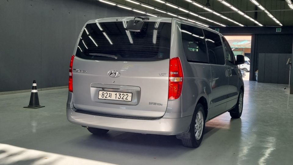 Hyundai Starex