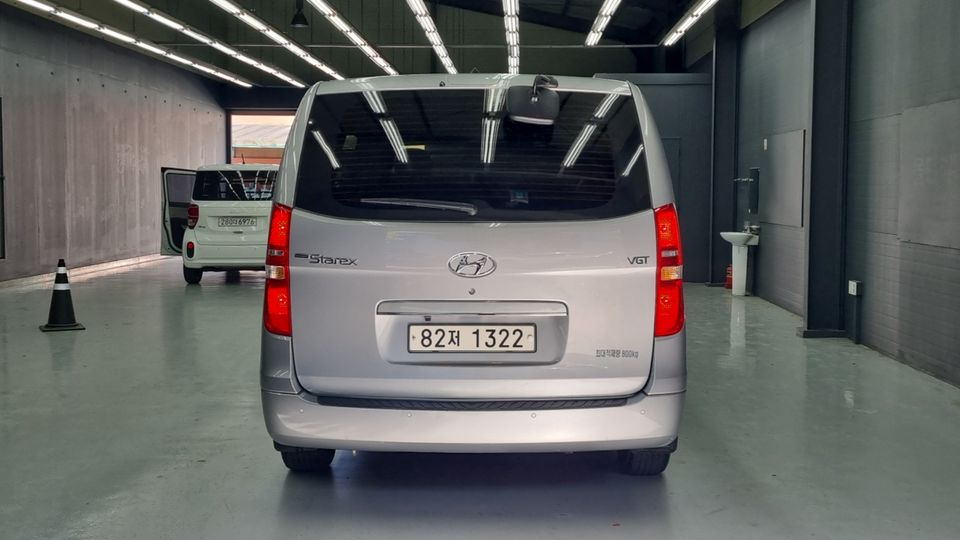 Hyundai Starex