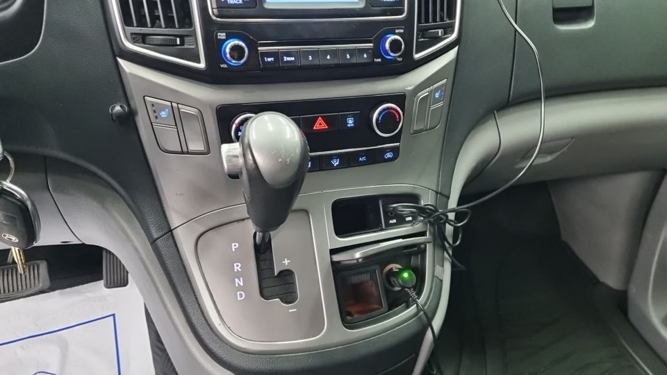 Hyundai Starex