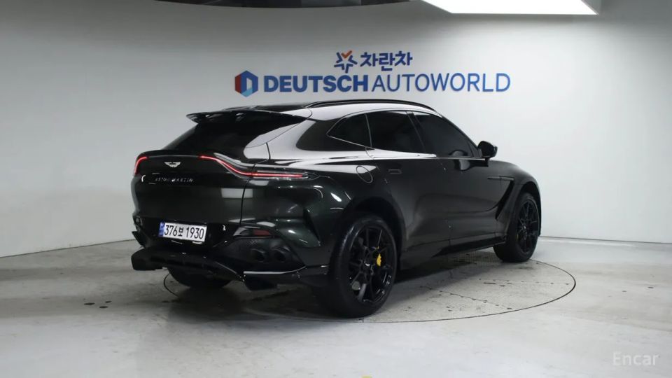 Astonmartin DBX