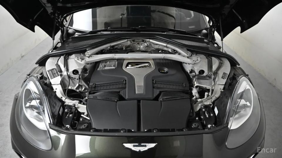 Astonmartin DBX