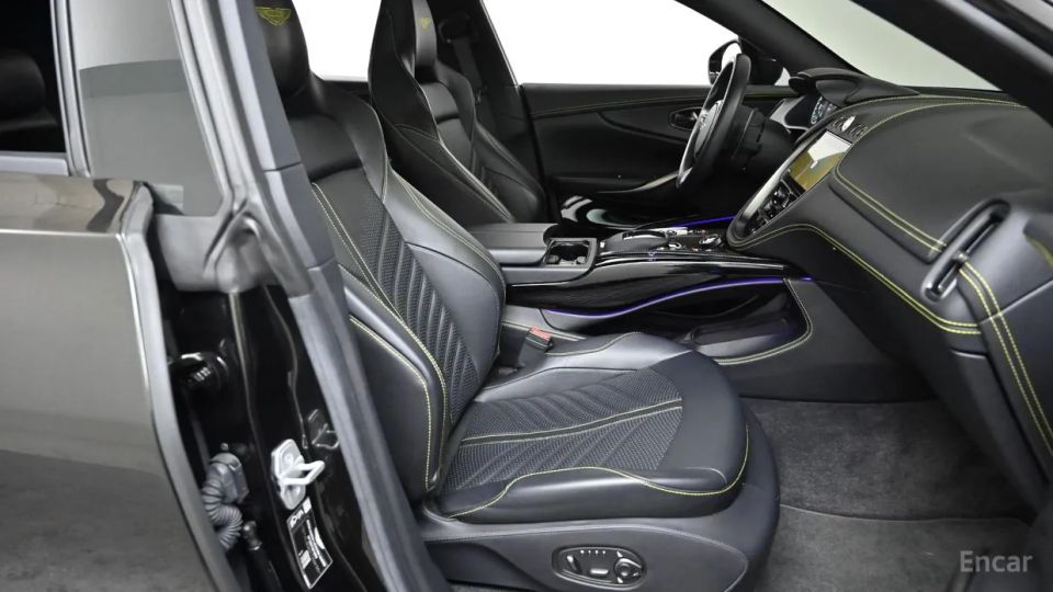 Astonmartin DBX
