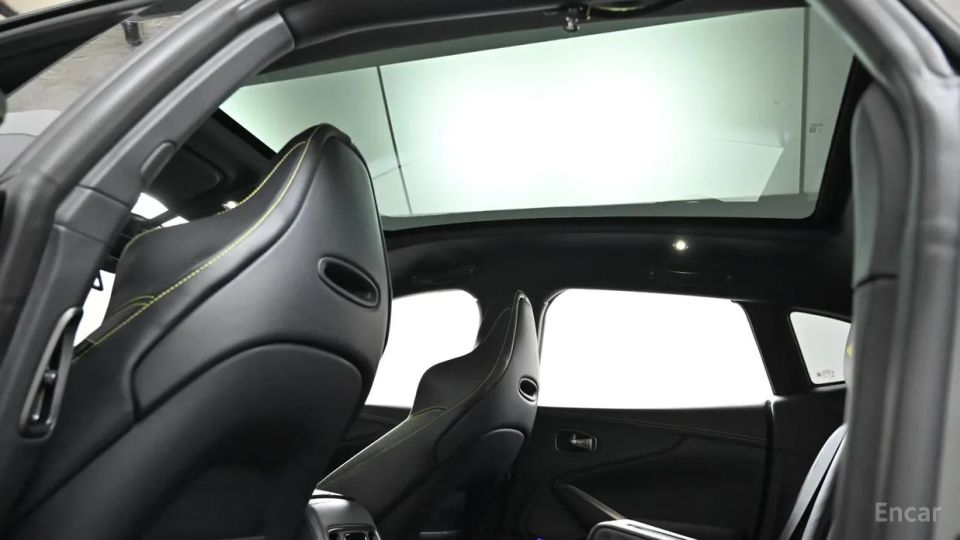 Astonmartin DBX