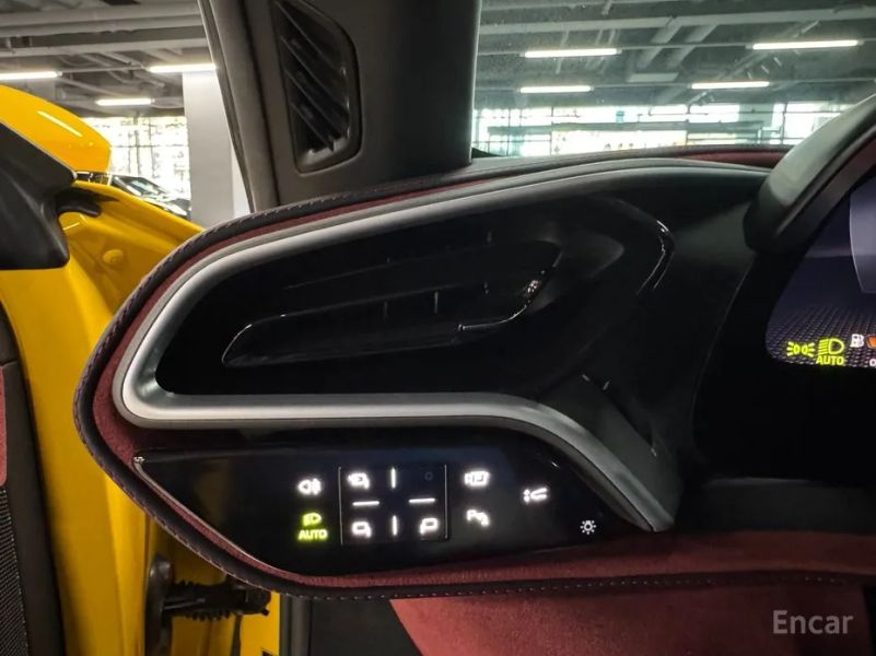 Ferrari 296