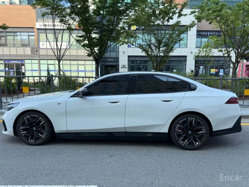 BMW i5