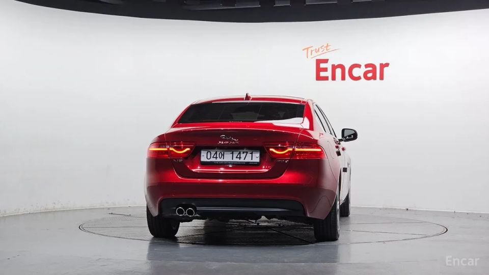 Jaguar XE